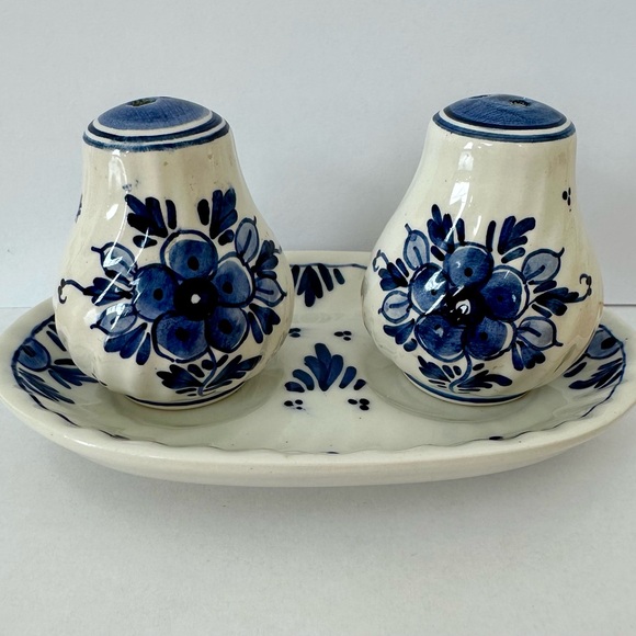 Delft Holland Blue & White Salt & Pepper Shaker with Tray - Dutch Pottery - Picture 1 of 12